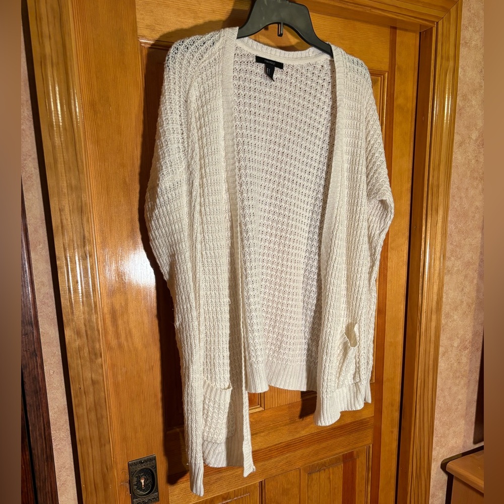 Very light cream knit sweater cardigan with pockets